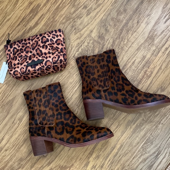 Madewell Autumn High Chelsea Boot in Leopard Calf Hair - Picture 3 of 9